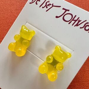 💛 Betsey Johnson orange gummy bear stud earrings 💛